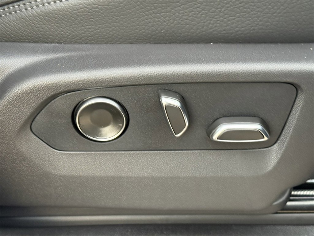 New 2026 GMC Yukon XL Denali w/ Sun & Power Step Package image 41