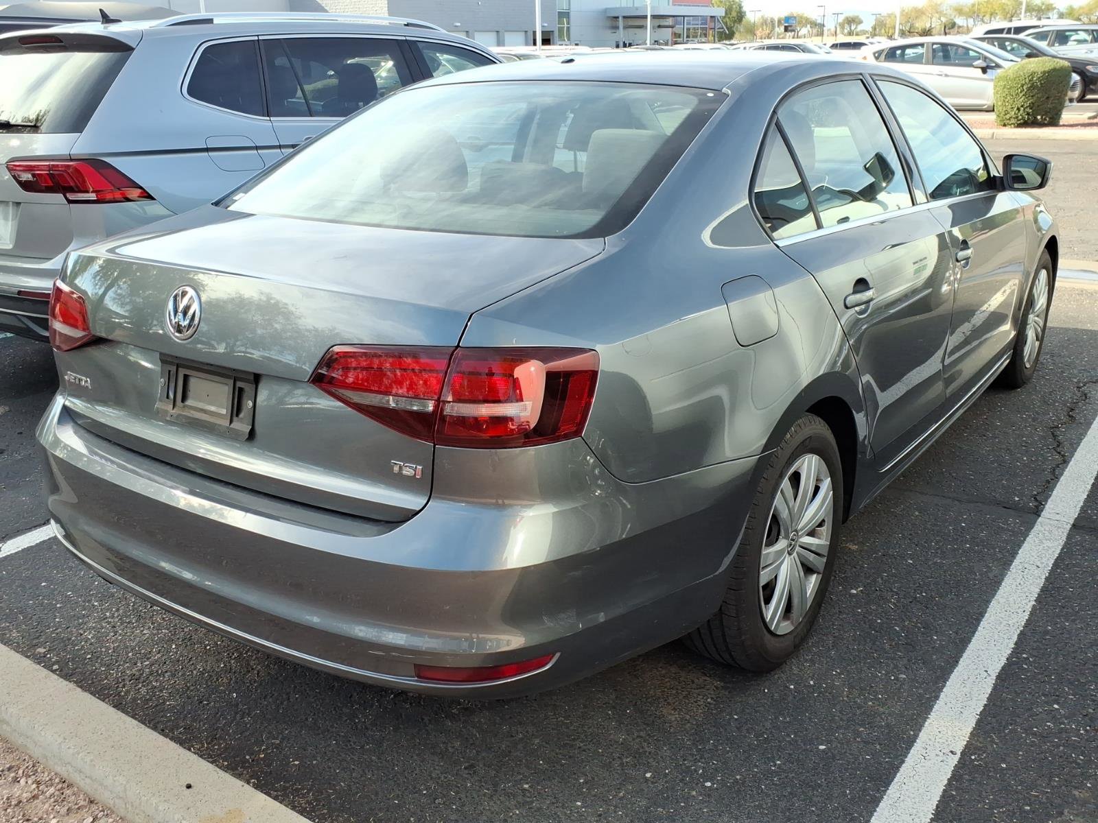 Used 2017 Volkswagen Jetta S image 3