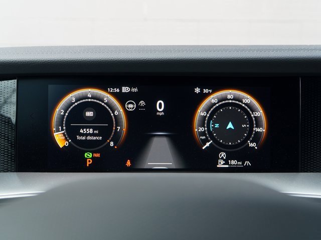 Used 2025 Volkswagen Tiguan SE w/ Panoramic Sunroof Package image 24