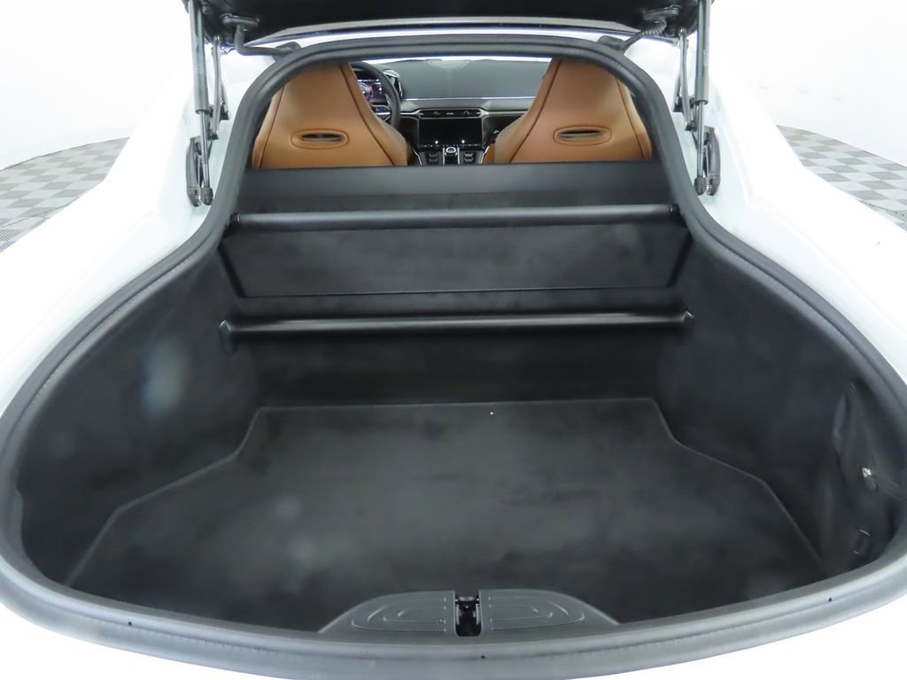 Used 2025 Aston Martin V8 Vantage Coupe image 26