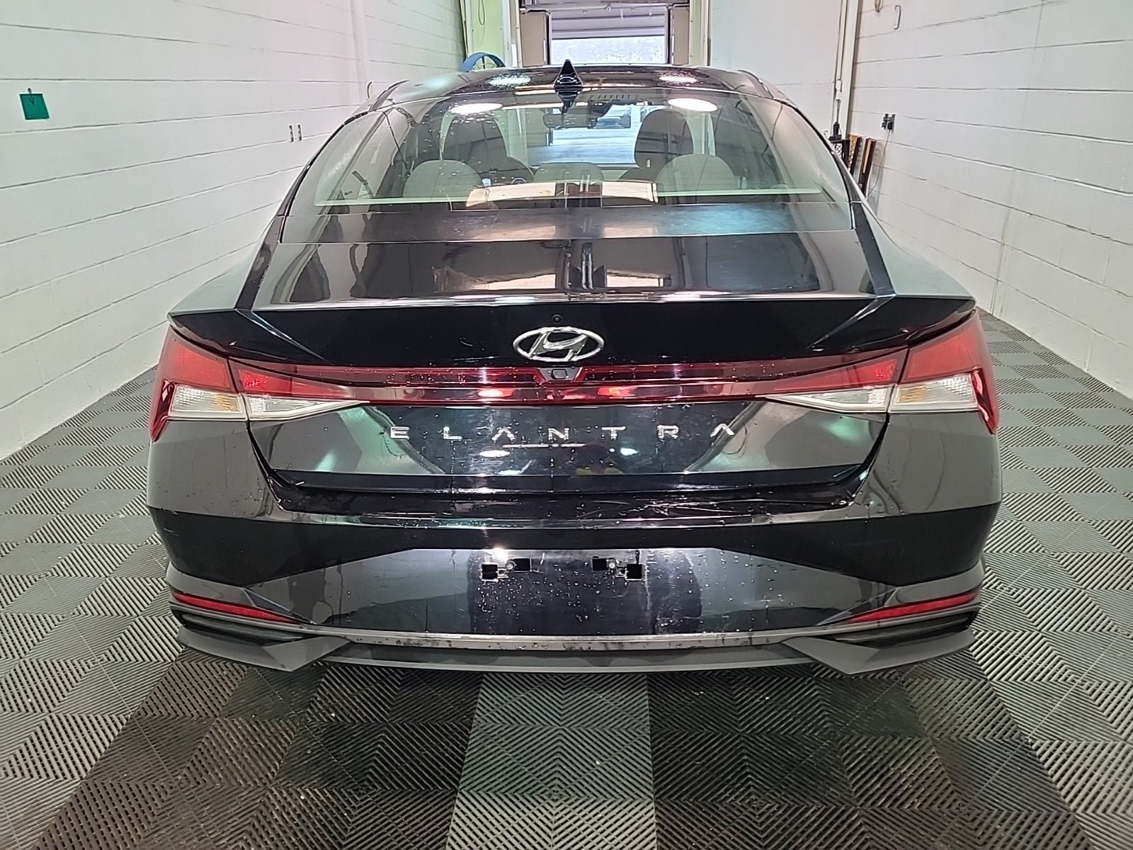 Used 2021 Hyundai Elantra SEL w/ Convenience Package FWD image 4