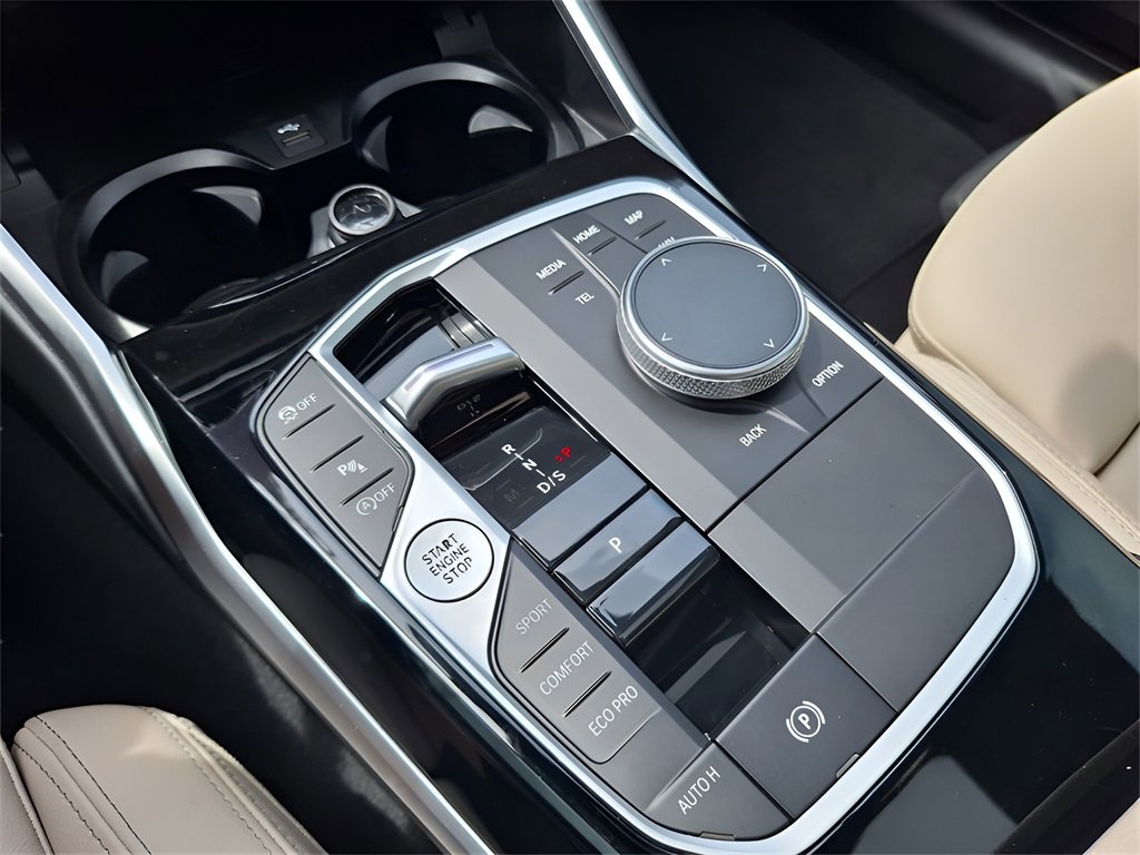 Used 2023 BMW 330i Sedan w/ Premium Package image 13