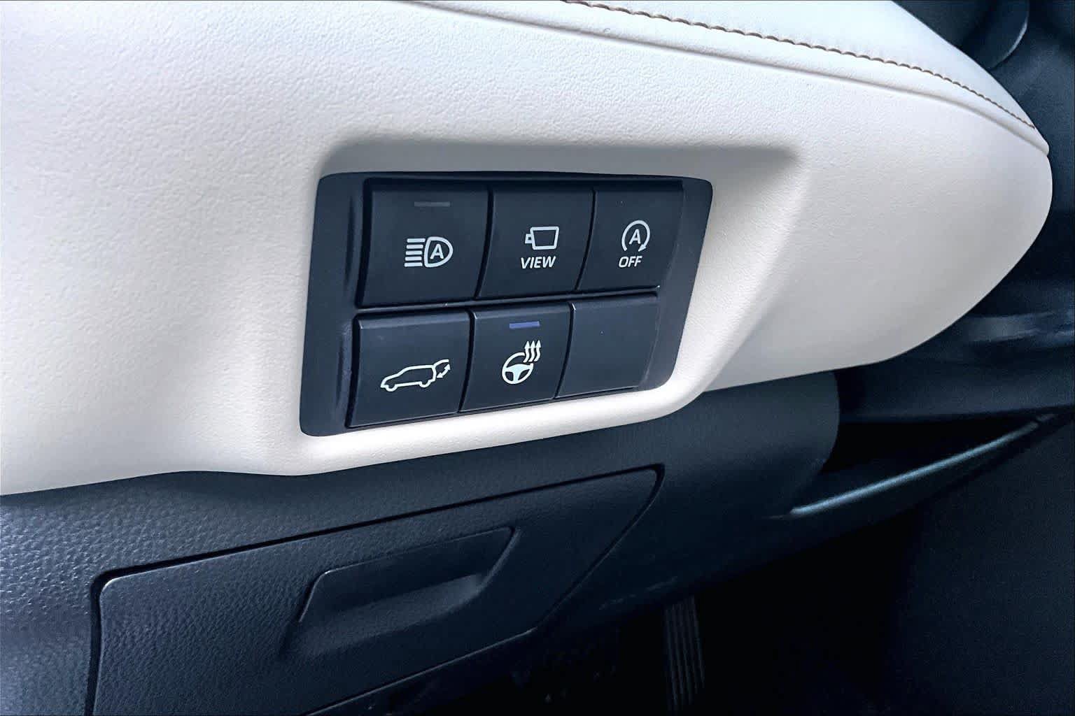 Used 2024 Toyota Highlander Platinum AWD/4WD image 32