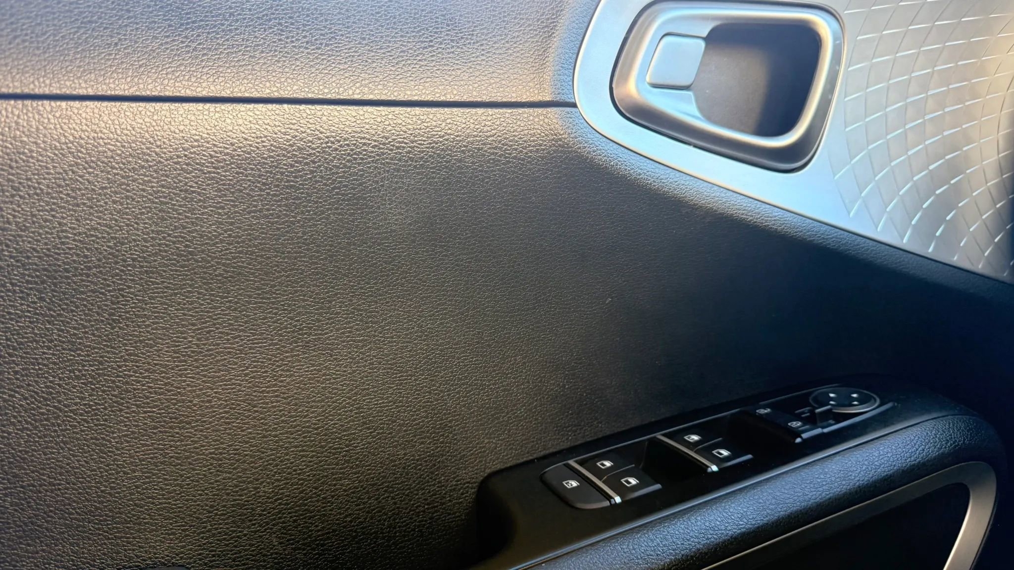 Used 2024 Kia Soul LX w/ Option Group 015 FWD image 26