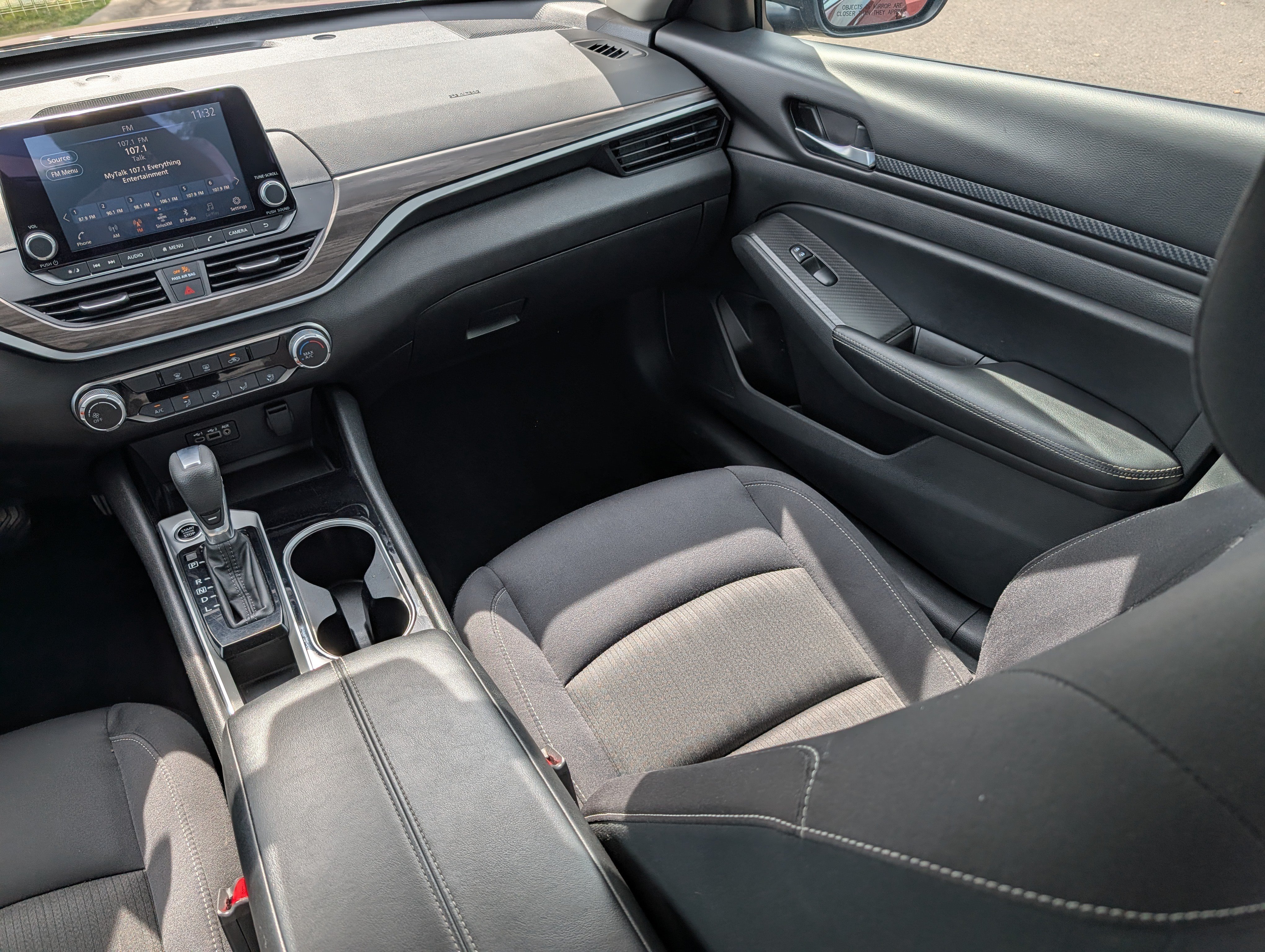 Used 2024 Nissan Altima 2.5 SV FWD image 11
