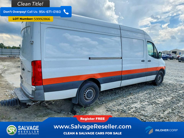 Used 2021 Freightliner Sprinter 2500 RWD image 4