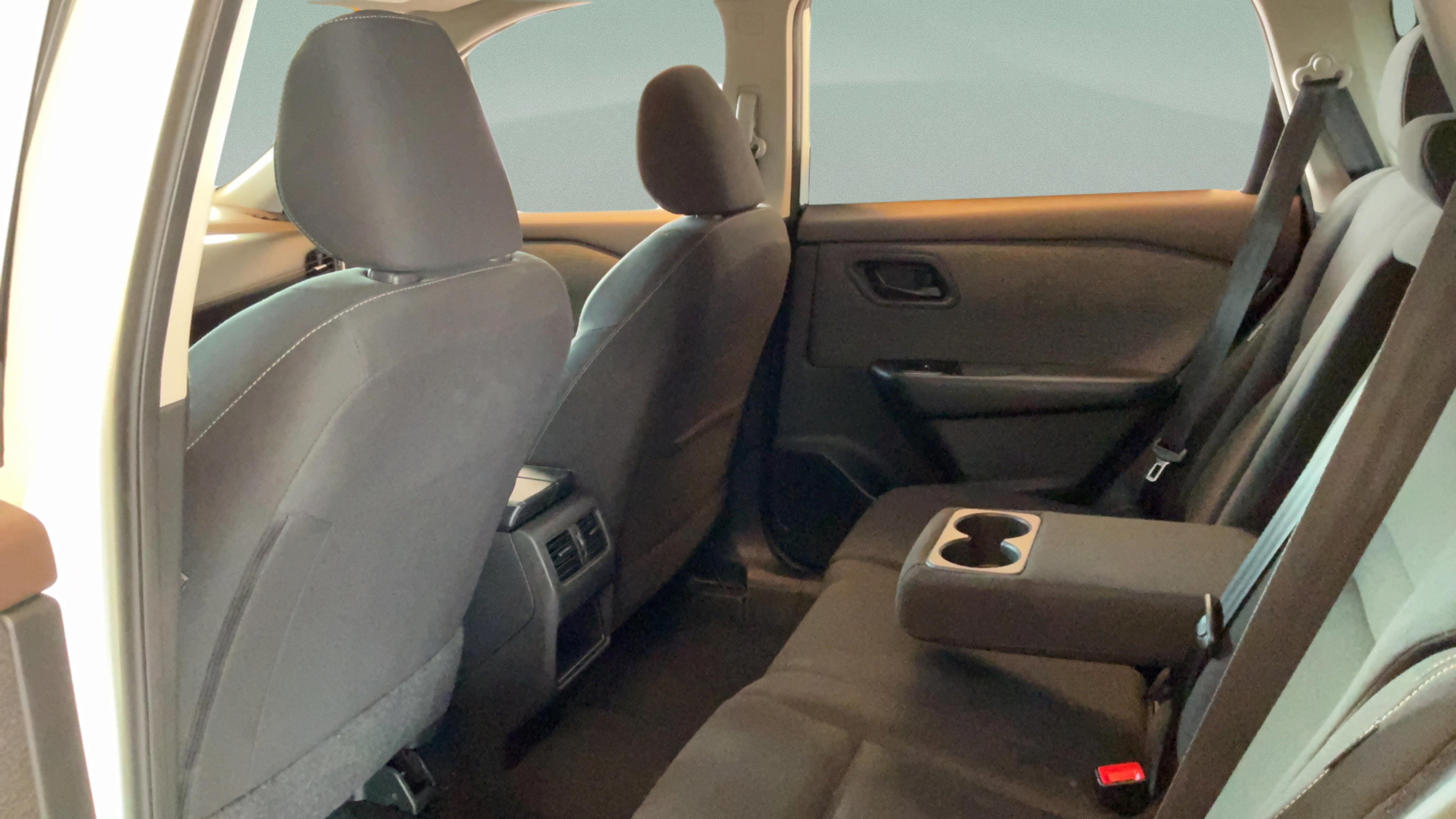 Used 2023 Nissan Rogue S AWD/4WD image 28