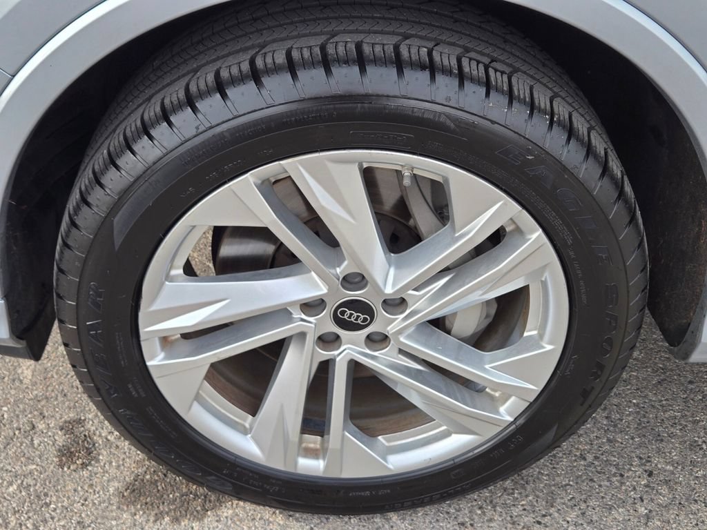 Used 2024 Audi Q7 3.0T Premium Plus AWD/4WD image 7