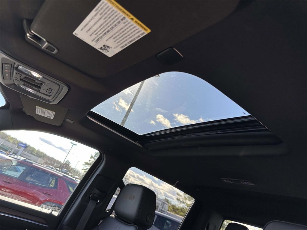 Used 2024 Chevrolet Silverado 1500 High Country w/ High Country Premium Package image 19