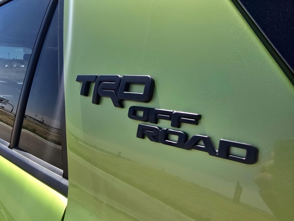 Used 2023 Toyota 4Runner TRD Off-Road Premium w/ Moonroof Package AWD/4WD image 28