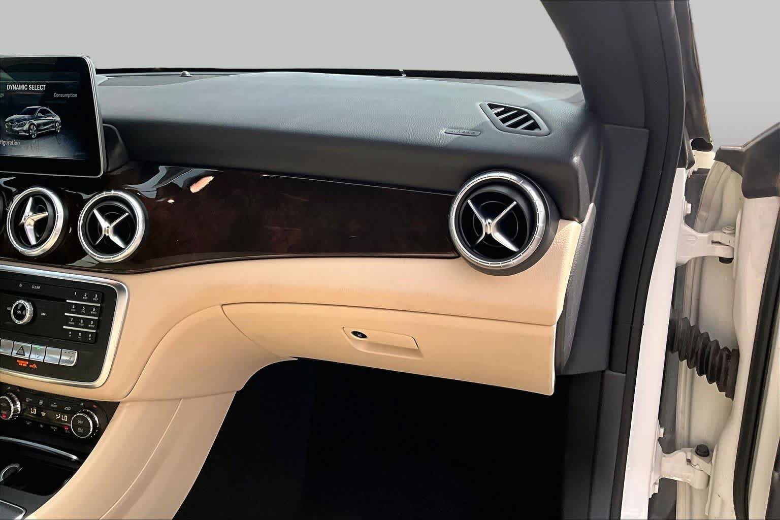 Used 2018 Mercedes-Benz CLA 250 image 17