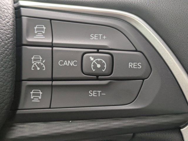 New 2025 Jeep Grand Cherokee Altitude image 16