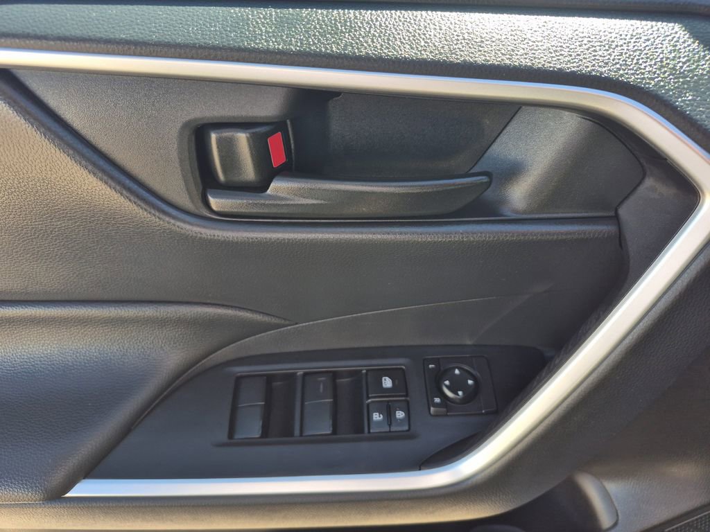 Used 2024 Toyota RAV4 LE image 8