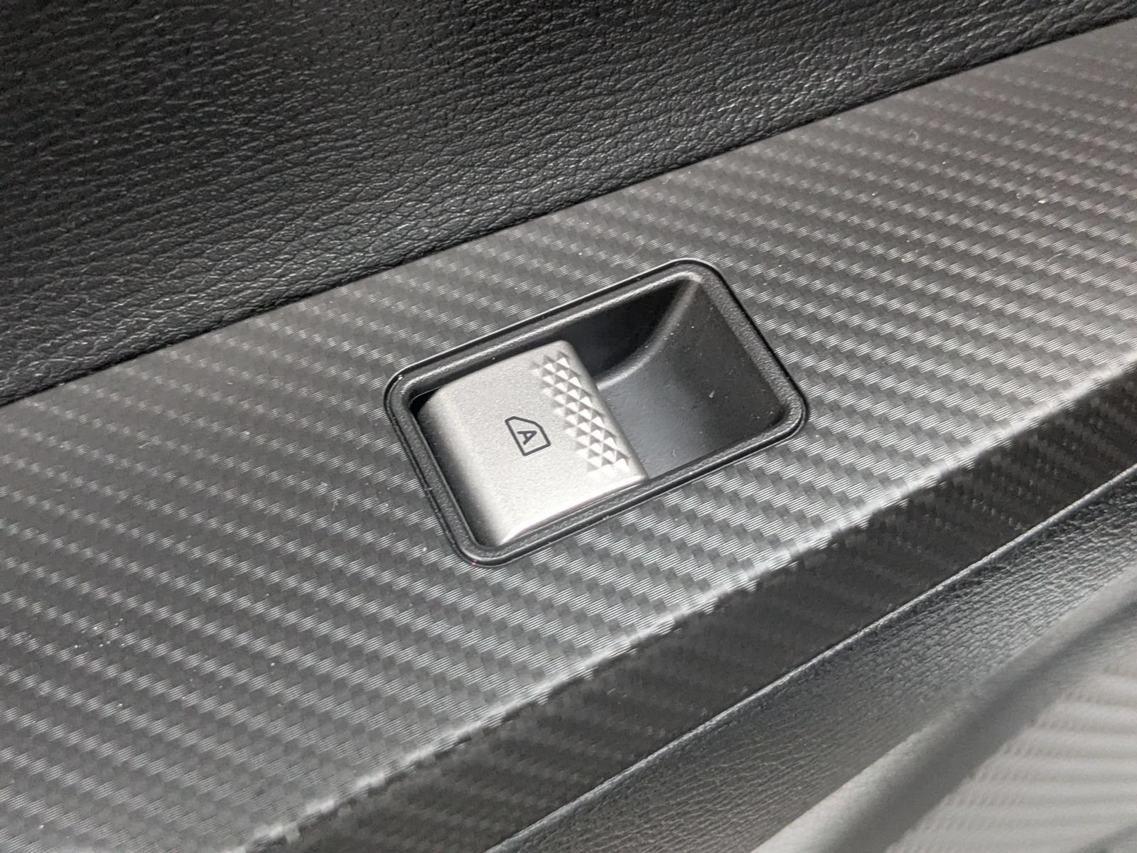 Used 2024 Mitsubishi Outlander SE Black Edition FWD image 30
