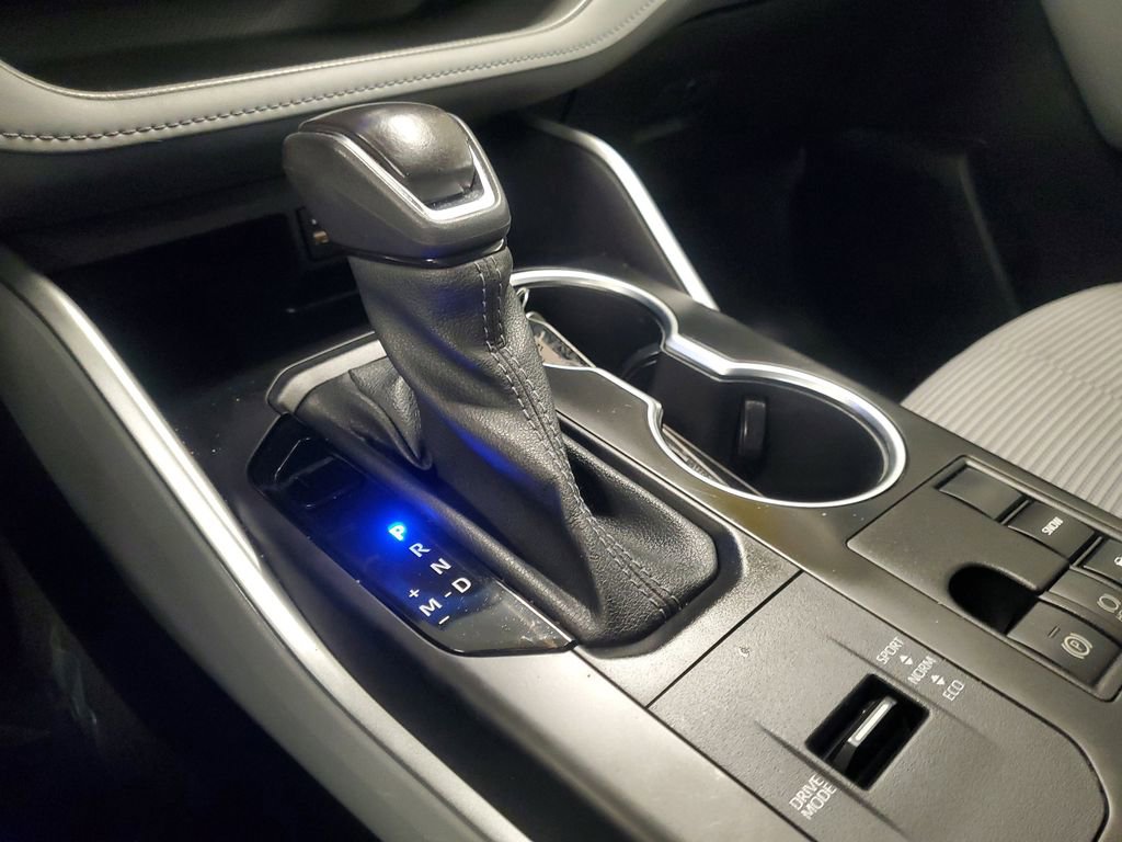 Used 2023 Toyota Highlander LE image 30