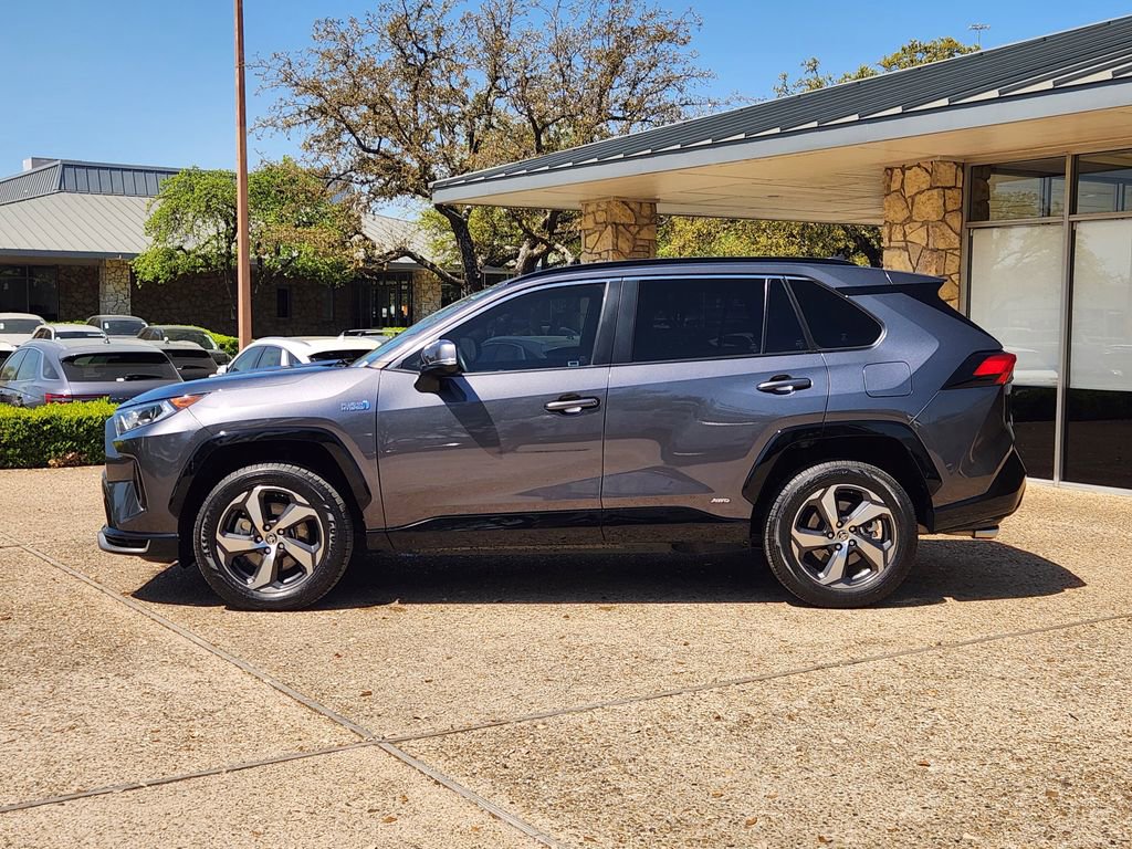 Used 2021 Toyota RAV4 SE w/ Weather & Moonroof Package AWD/4WD image 4