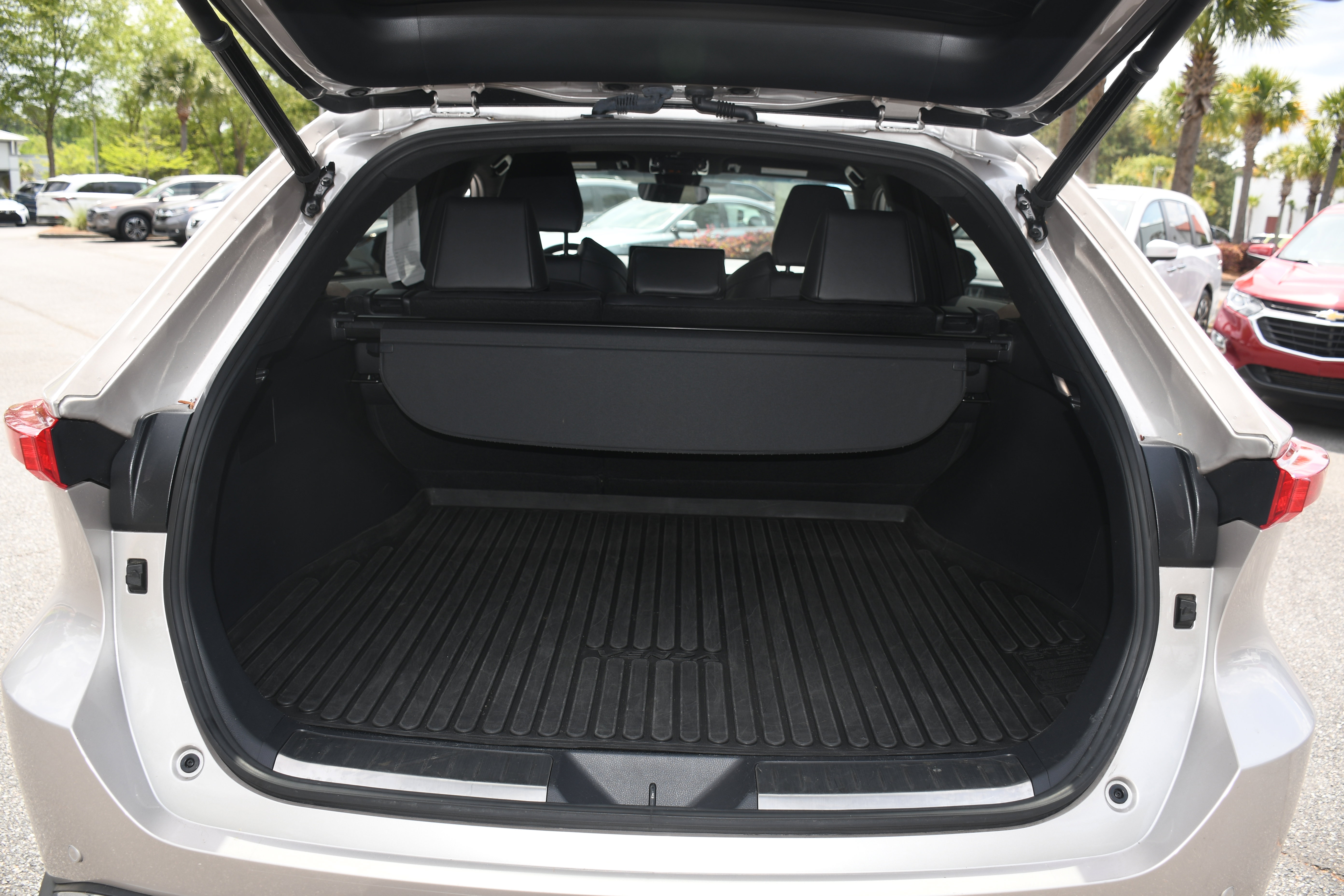 Certified 2023 Toyota Venza XLE AWD/4WD image 18