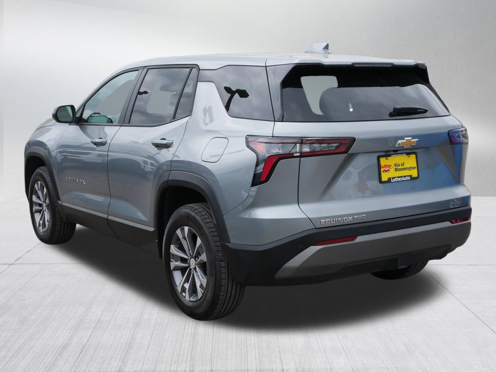 Used 2026 Chevrolet Equinox LT AWD/4WD image 5