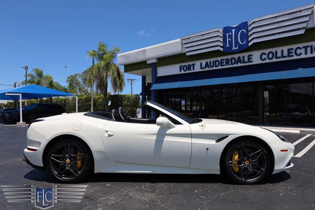 Used 2015 Ferrari California T RWD image 2