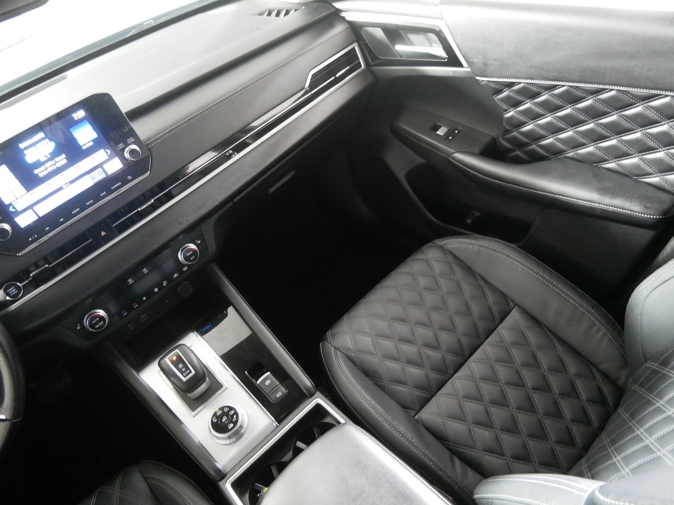 Used 2022 Mitsubishi Outlander SEL image 11
