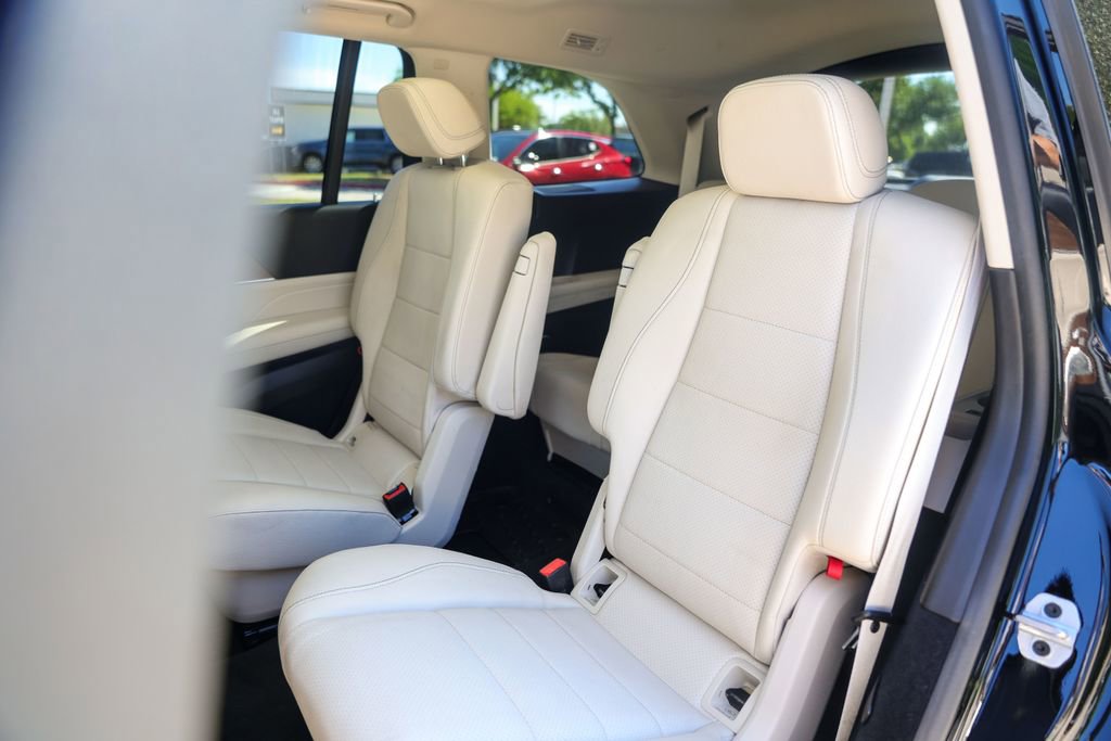 Used 2023 Mercedes-Benz GLS 450 4MATIC image 26