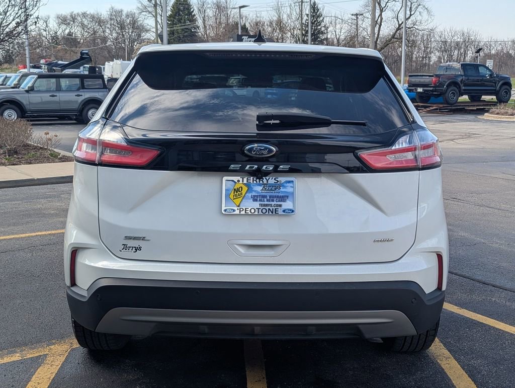Used 2022 Ford Edge SEL w/ Convenience Package image 4