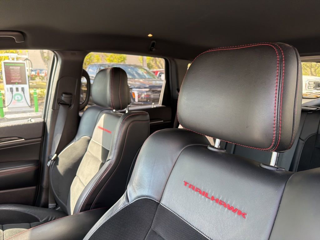 Used 2017 Jeep Grand Cherokee Trailhawk image 10