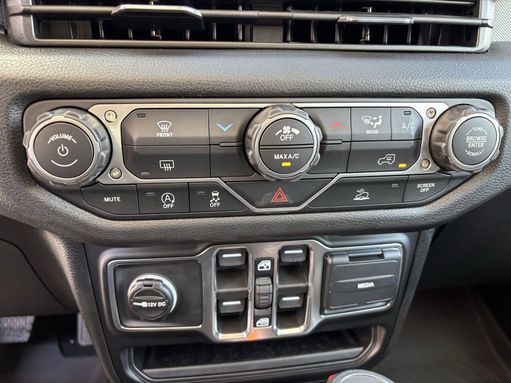 Used 2026 Jeep Wrangler Unlimited Sport AWD/4WD image 16