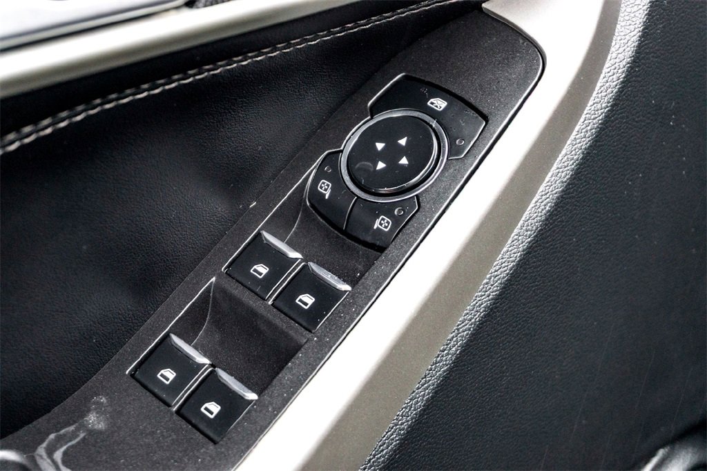 Used 2023 Ford Explorer XLT w/ Equipment Group 202A image 11