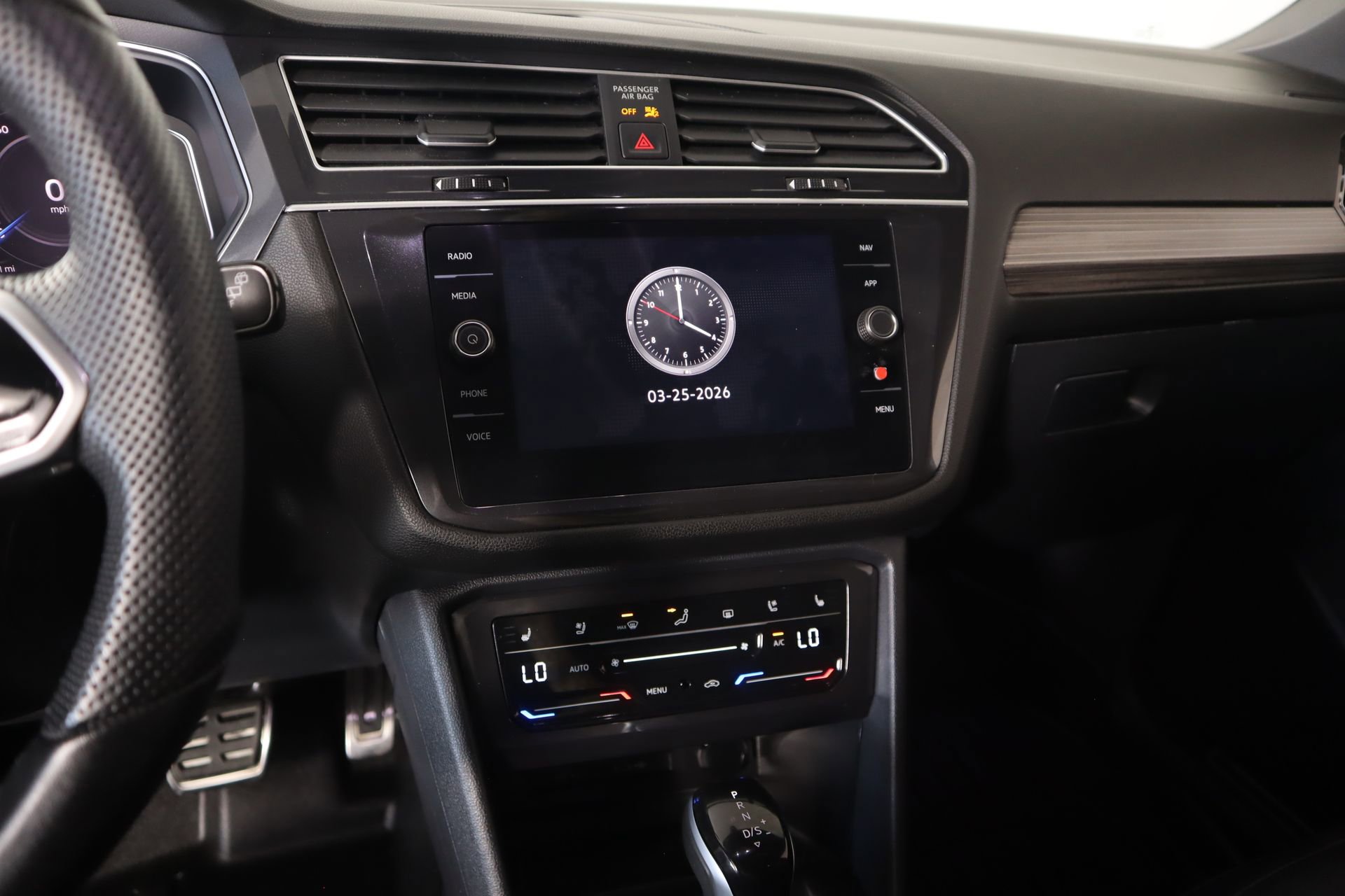 Used 2024 Volkswagen Tiguan SEL R-Line image 5