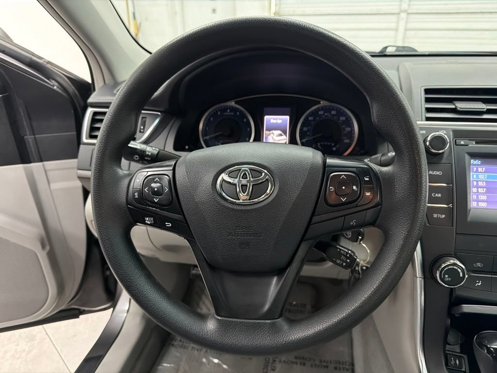 Used 2017 Toyota Camry FWD image 13