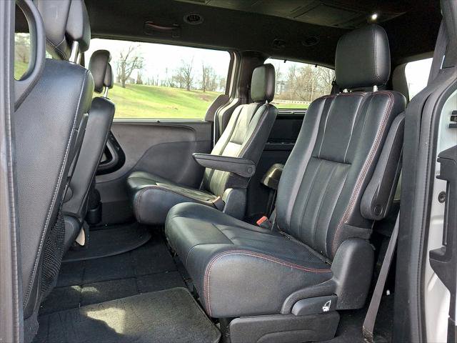 Used 2017 Dodge Grand Caravan GT image 20