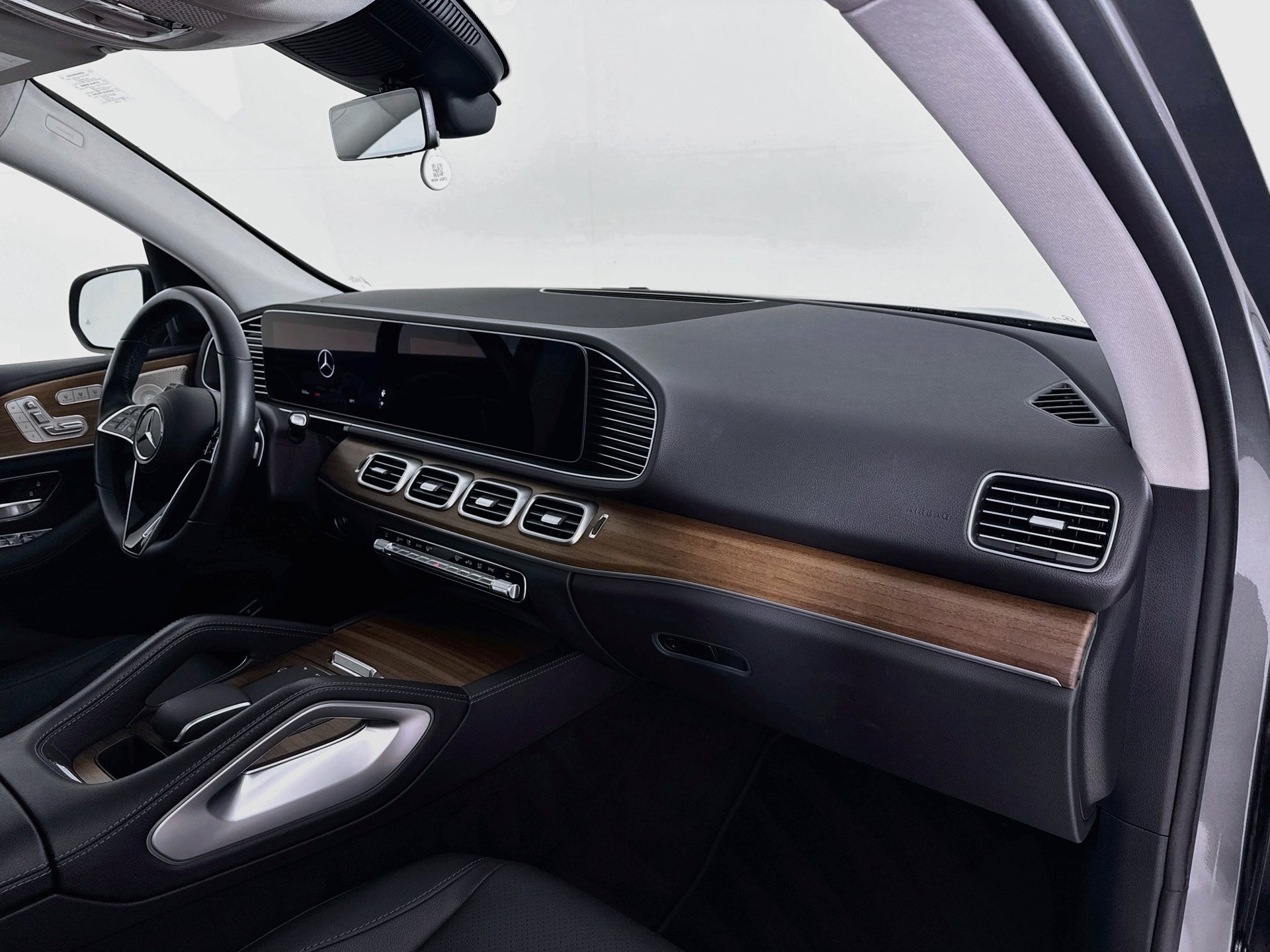 Certified 2025 Mercedes-Benz GLE 350 4MATIC image 32