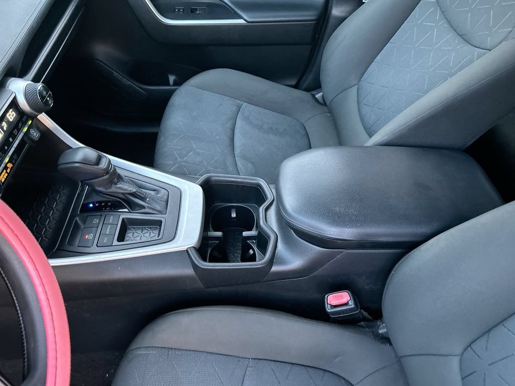 Used 2022 Toyota RAV4 XLE FWD image 28