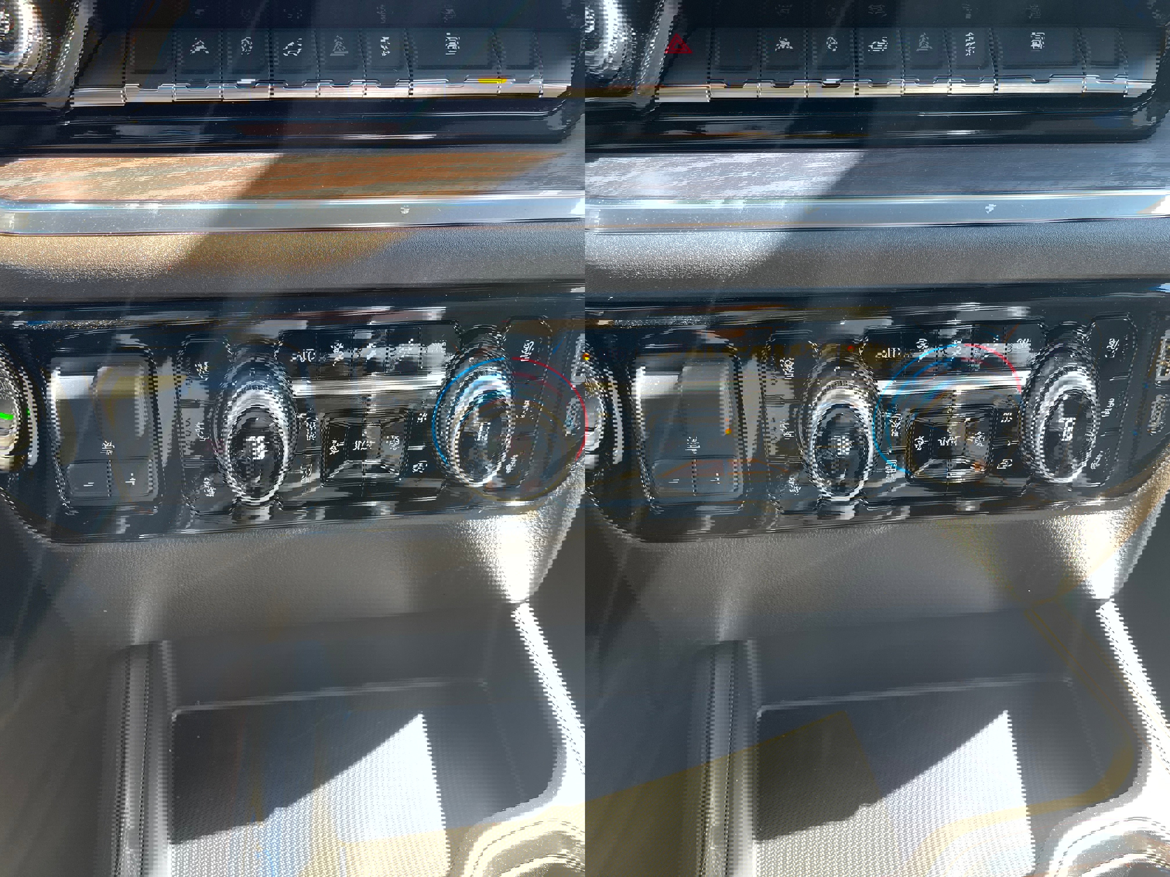 New 2026 GMC Sierra 1500 SLT w/ SLT Premium Package image 15