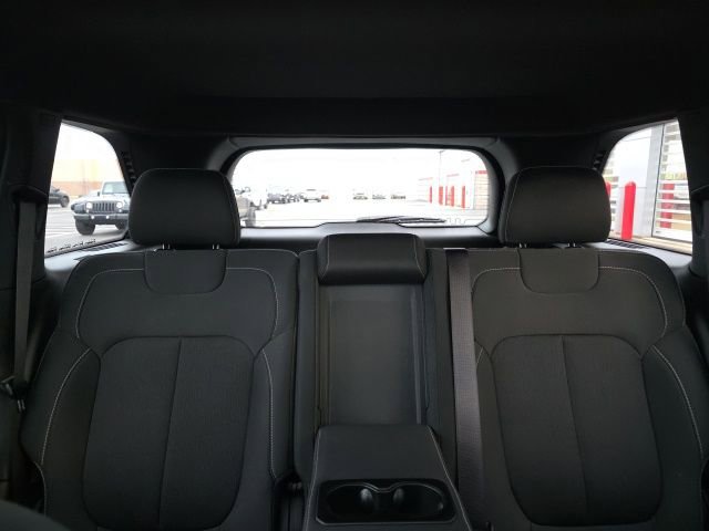 Used 2025 Jeep Grand Cherokee Laredo X AWD/4WD image 32