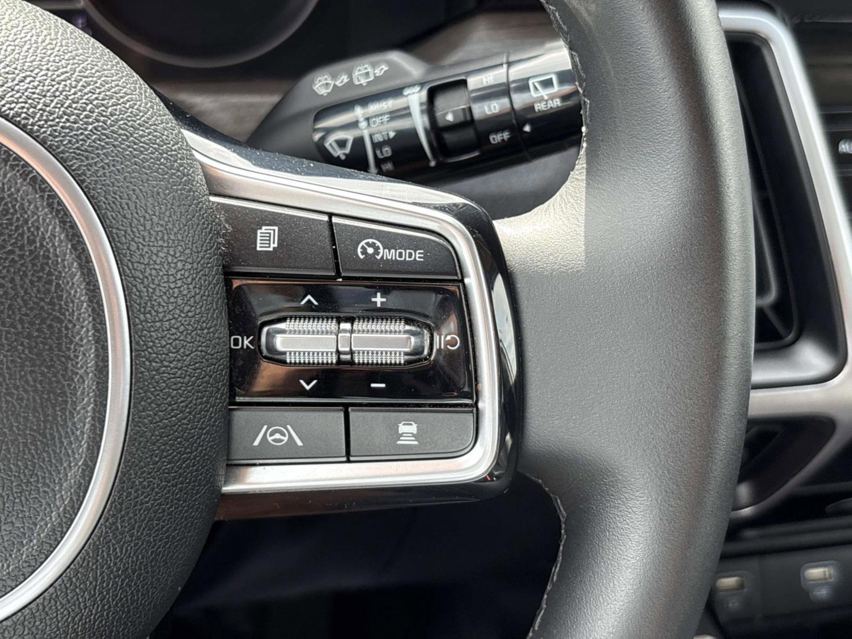 Used 2022 Kia Sorento EX w/ Panoramic Sunroof Package image 30