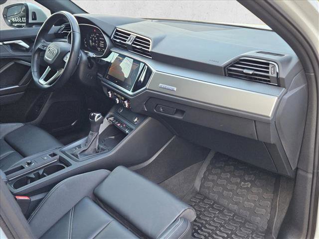 Used 2024 Audi Q3 2.0T Premium Plus image 18