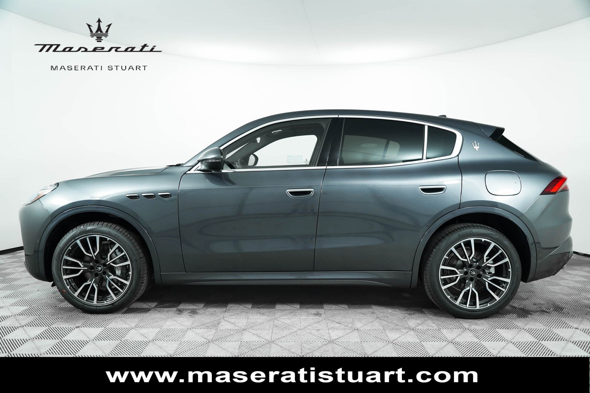 New 2025 Maserati Grecale GT AWD/4WD image 4