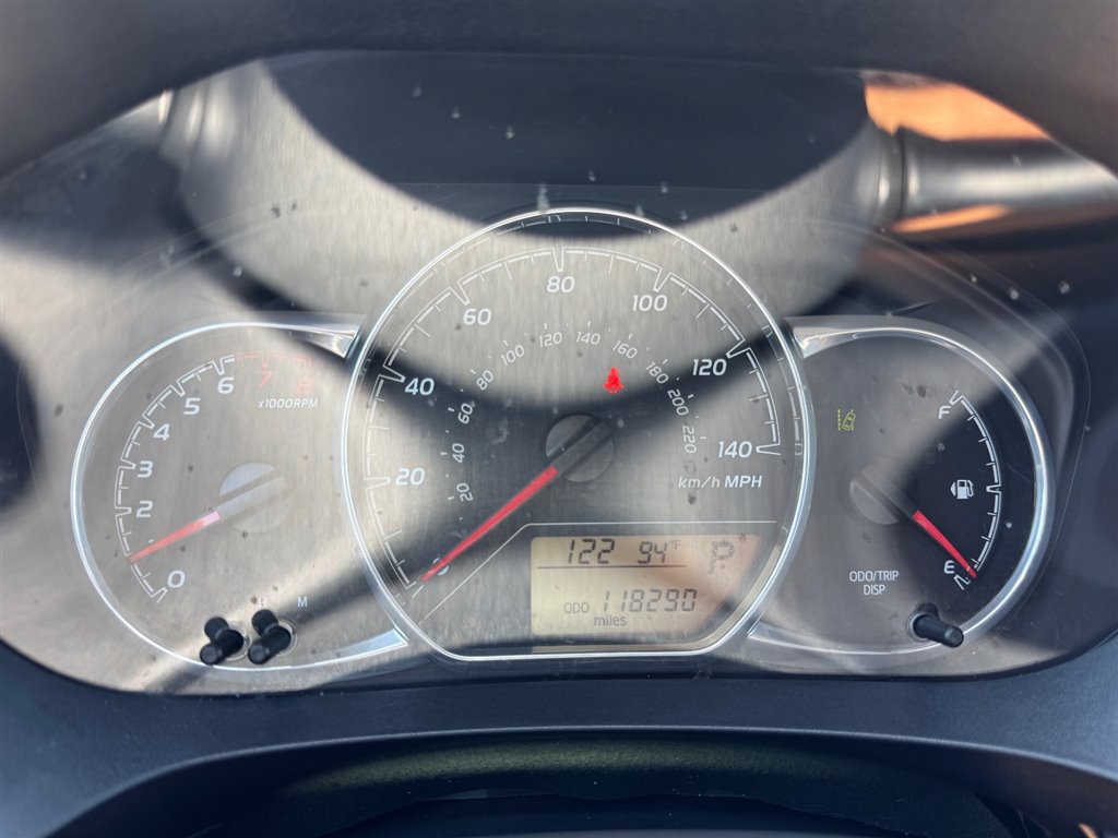 Used 2018 Toyota Yaris L FWD image 12