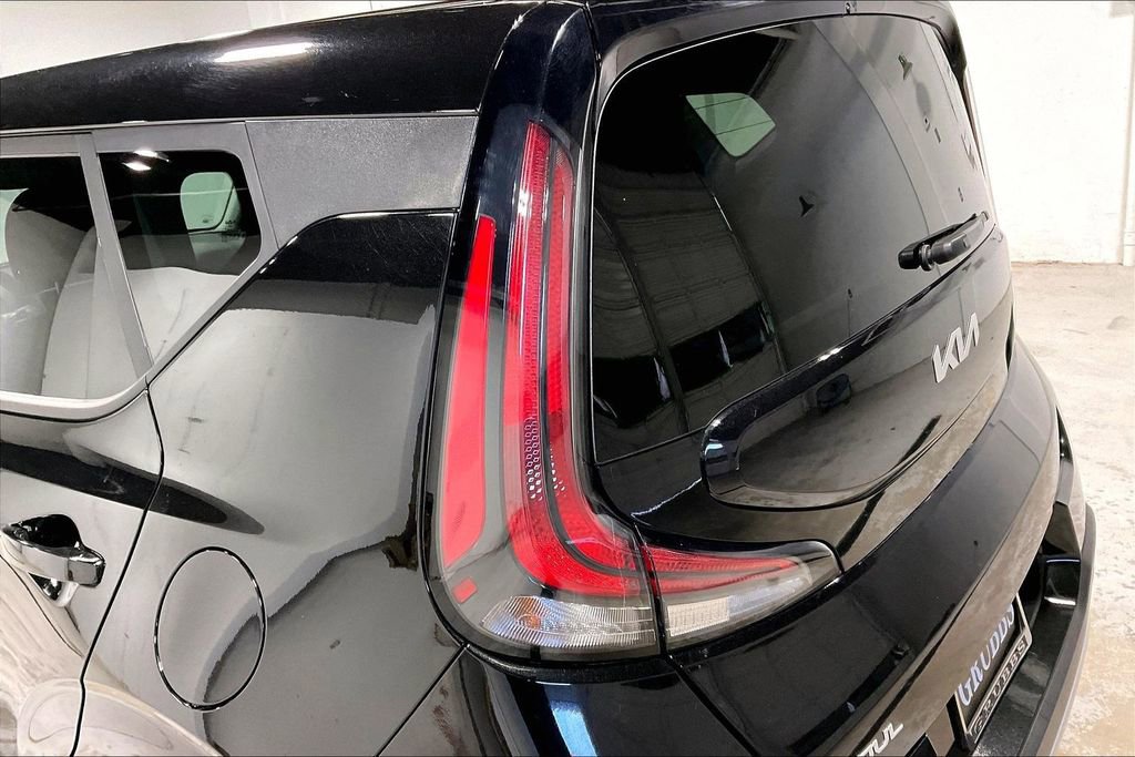 Used 2025 Kia Soul LX FWD image 39