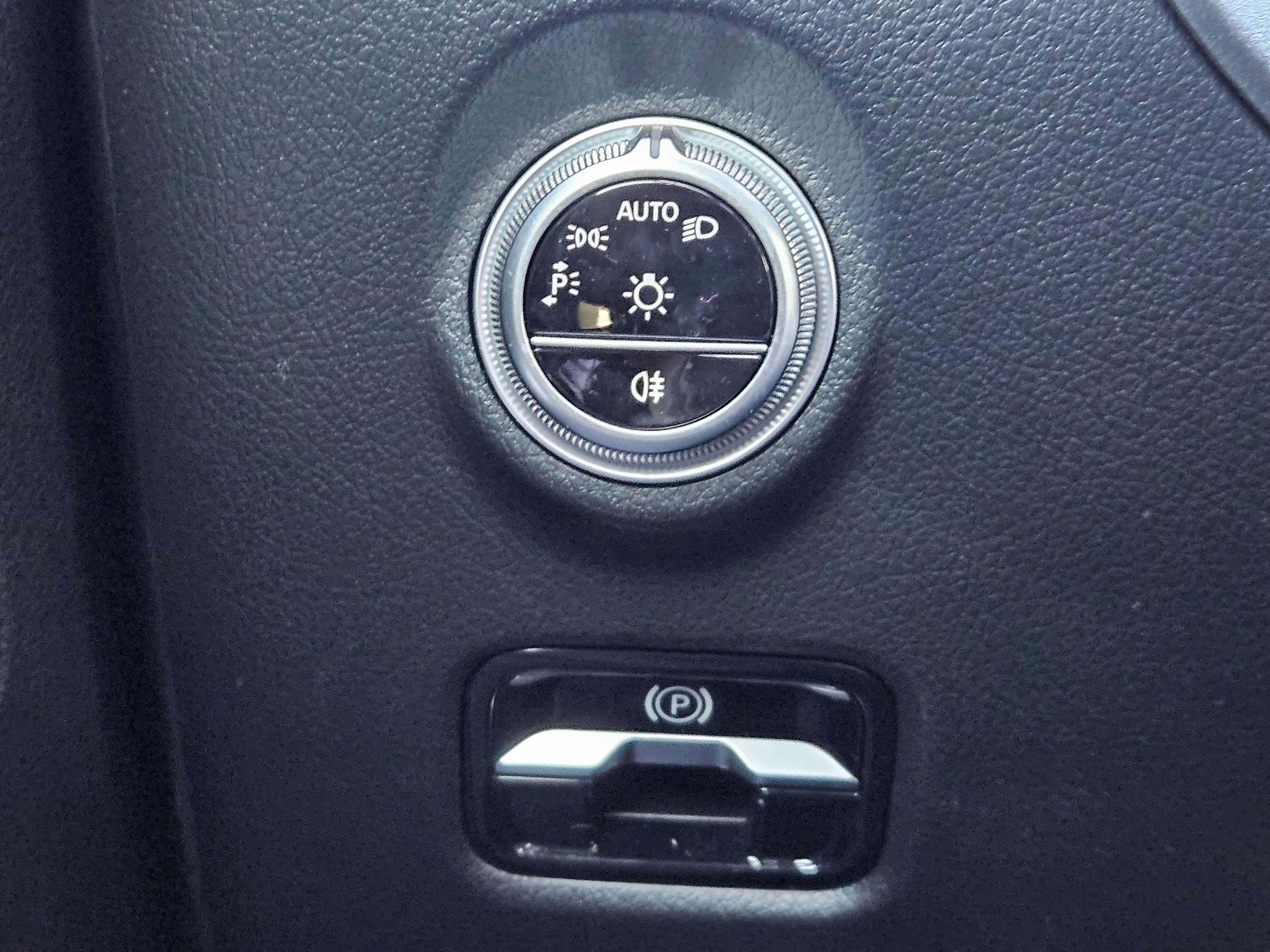 Certified 2022 Mercedes-Benz C 300 Sedan image 23