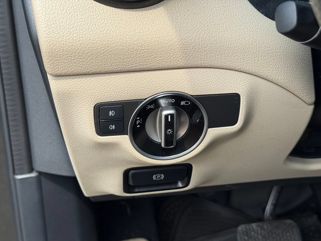 Used 2019 Mercedes-Benz GLA 250 w/ Convenience Package image 17