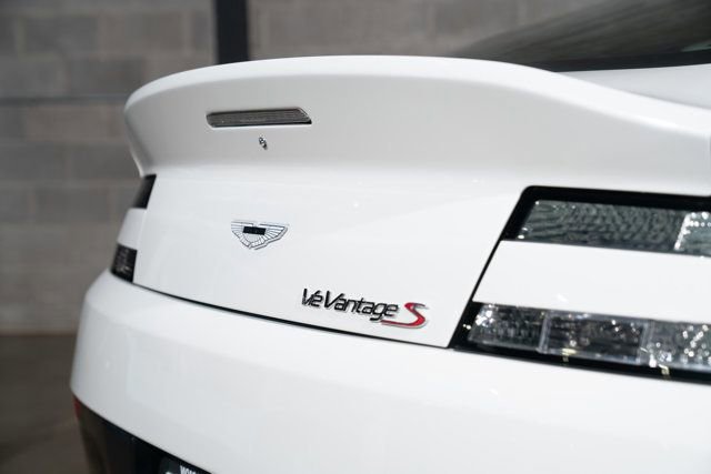 Used 2015 Aston Martin V12 Vantage S RWD image 29