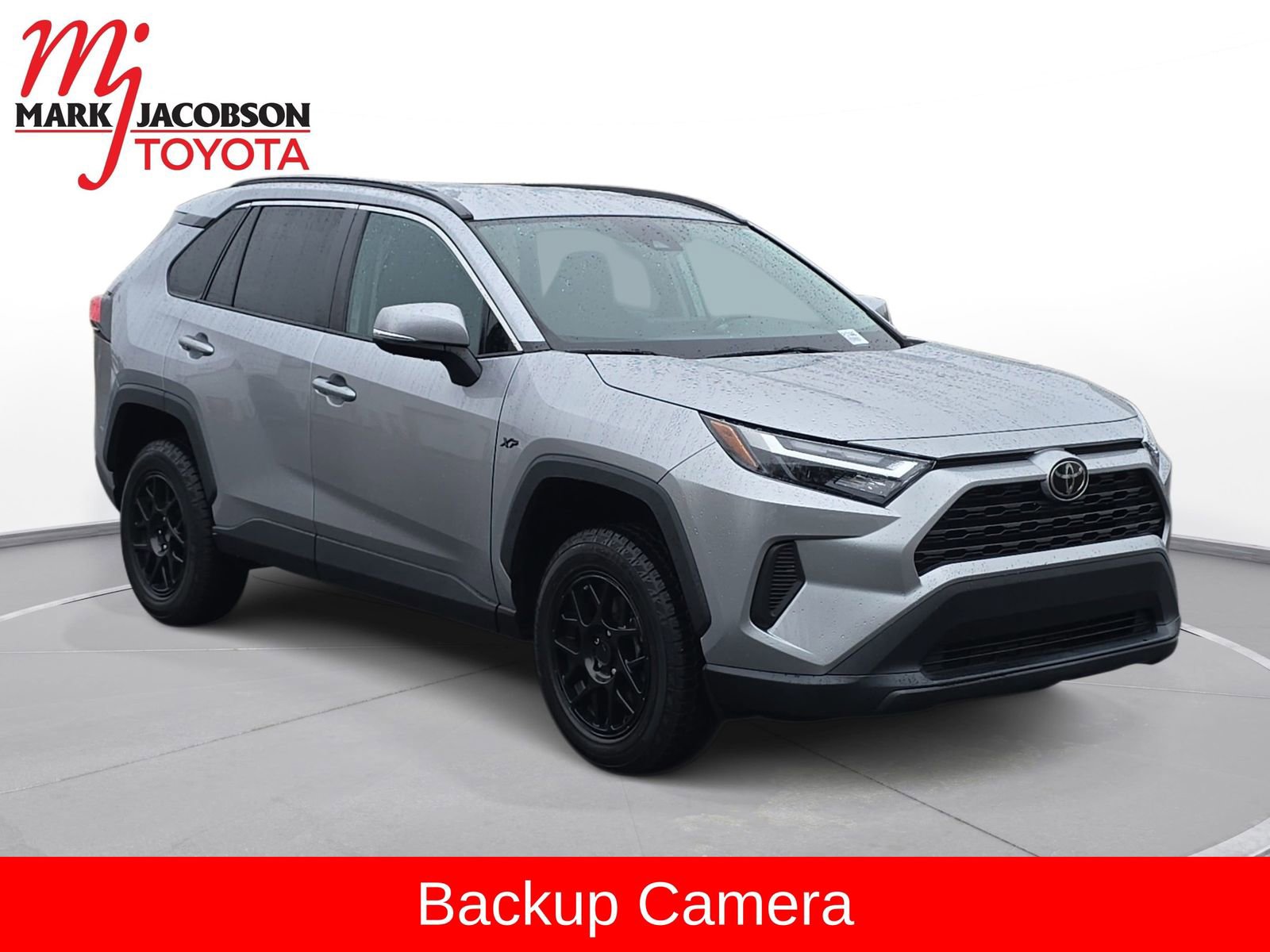 Used 2022 Toyota RAV4 XLE image 4