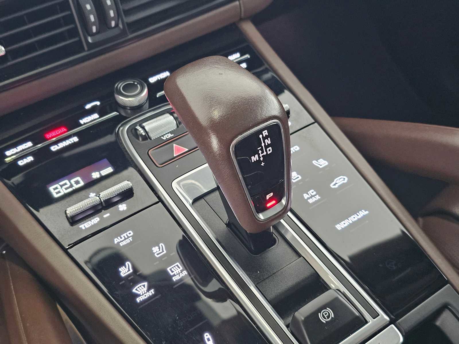 Used 2022 Porsche Cayenne Turbo S w/ Assistance Package image 31