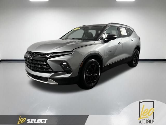 Used 2023 Chevrolet Blazer LT w/ Midnight/Sport Edition FWD image 27