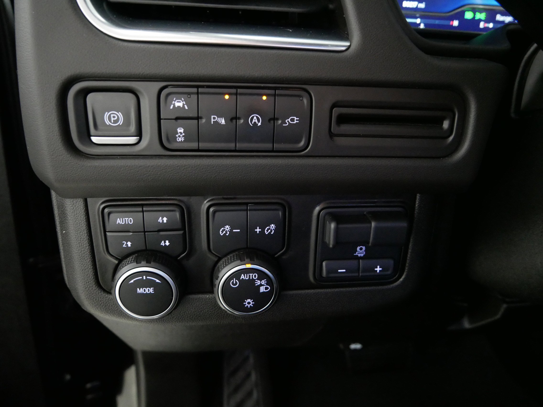 Certified 2022 Chevrolet Tahoe RST w/ Sport Performance Package image 26