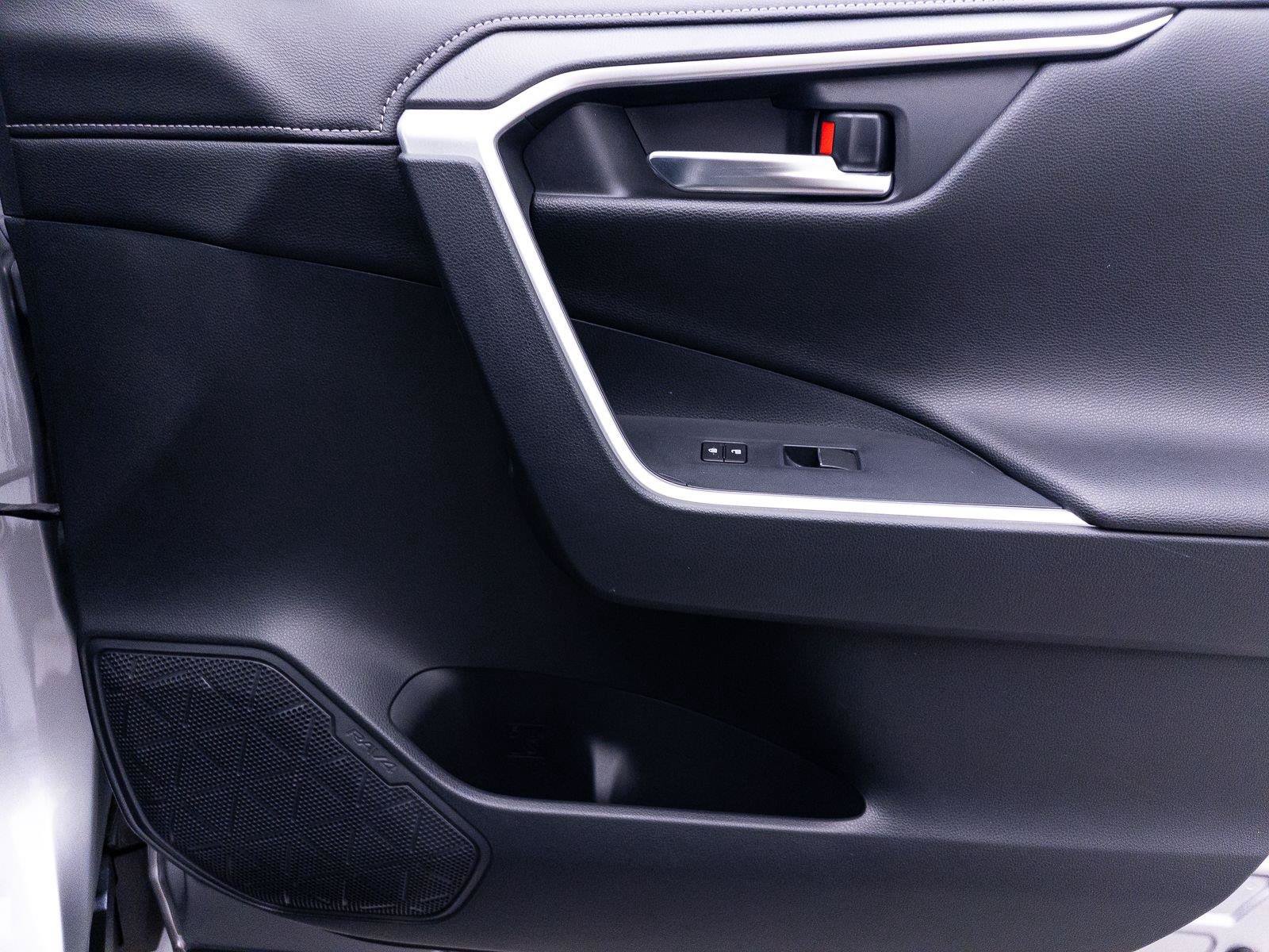 Used 2019 Toyota RAV4 Limited w/ Carpet Mat Package AWD/4WD image 39