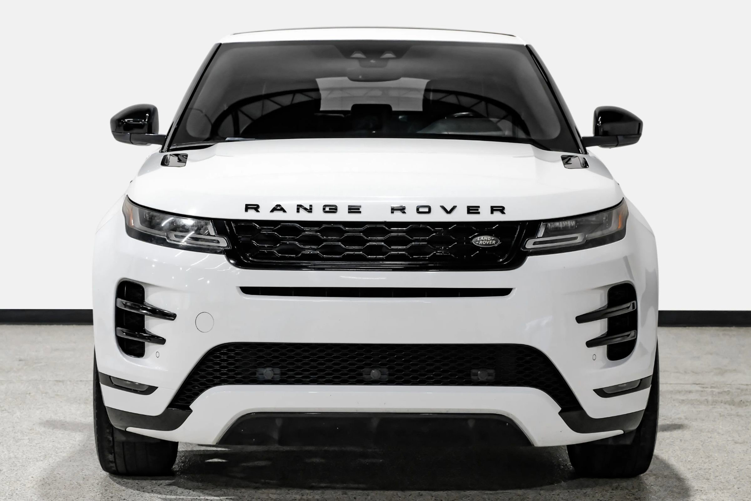 Used 2020 Land Rover Range Rover Evoque R-Dynamic SE image 3